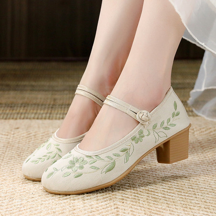 Short Heel Embroidery Frog Button 5CM Round Toe Heels