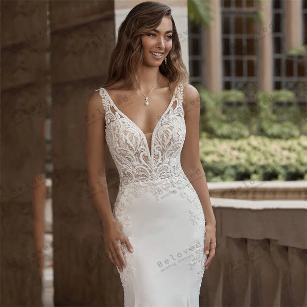 Lace Appliques Deep V-Neck Sheath Mermaid Wedding Dress