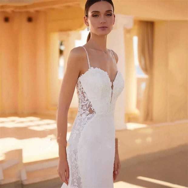 Lace Appliques Spaghetti Straps Floor Length Mermaid Wedding Dress
