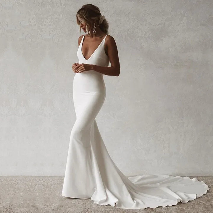 Deep V-neck Button-down Mermaid Wedding Dress