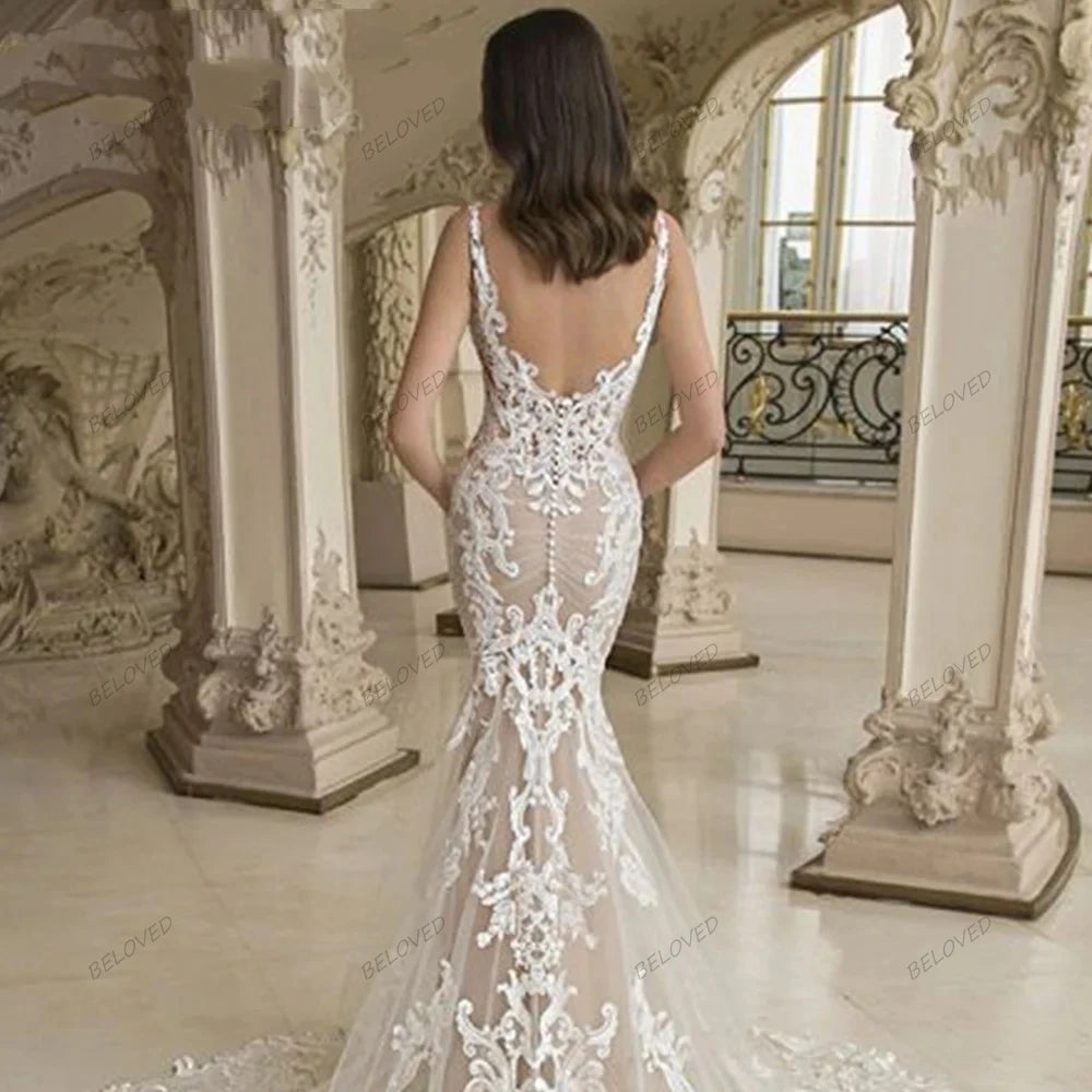 Elegant Lace Appliques V-Neck Sheath Mermaid Wedding Dress