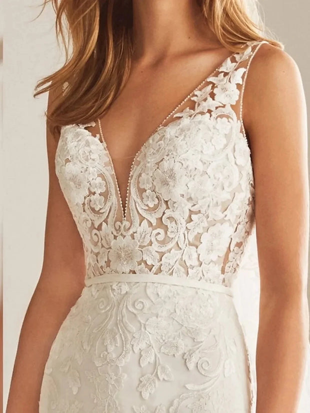 Lace Applique Spaghetti Straps Mermaid Wedding Dress