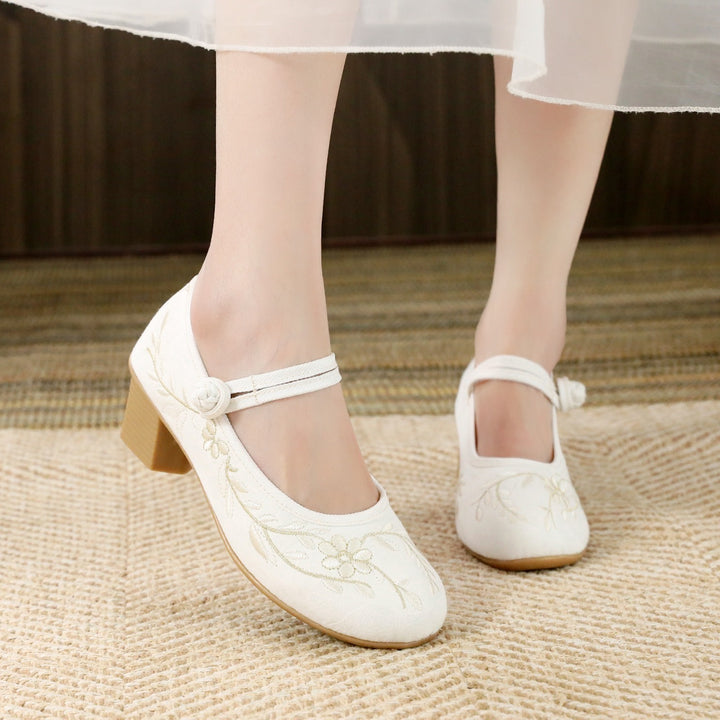 Short Heel Embroidery Frog Button 5CM Round Toe Heels